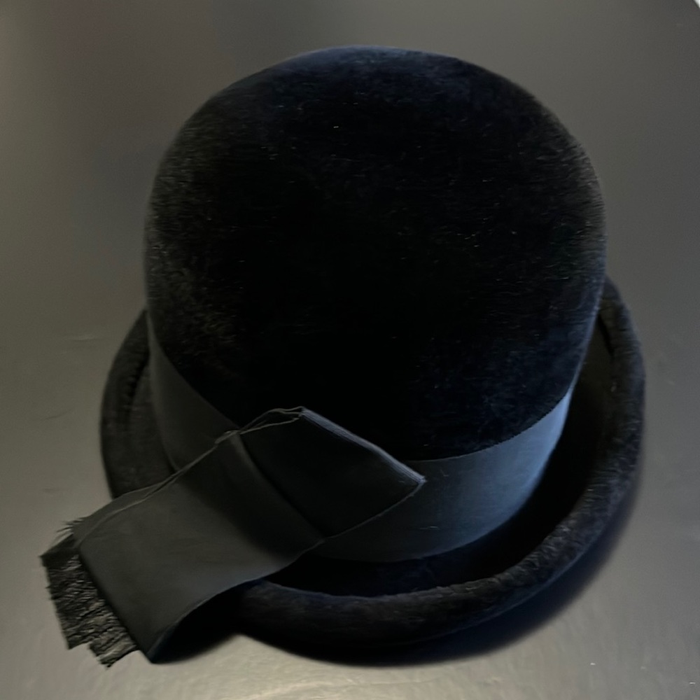 Velvet Bowler Women’s Vintage Hat w/ Wide Grosgrain Hatband In Asymmetrical Bow